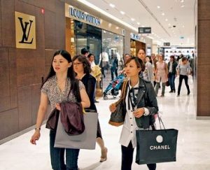 Chinese shoppers at a Paris shopping mall. 
